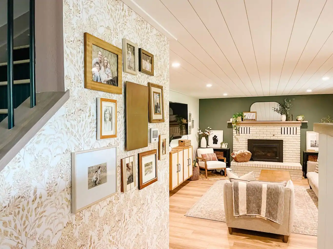 Wallpaper installation in Anaheim, CA